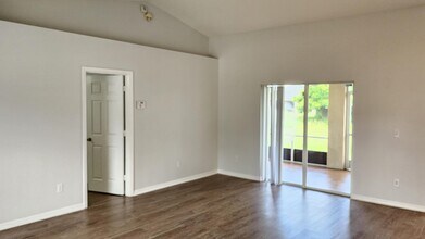 351 SW Feldman Ave in Port St. Lucie, FL - Building Photo - Building Photo