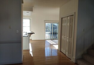 3950 Royal Lytham Dr in Fairfax, VA - Foto de edificio - Building Photo