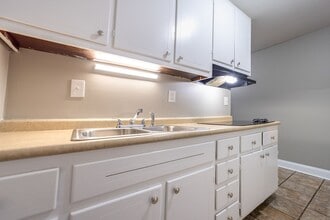 110 Brookside Dr. - Cedar Apartments in Clarksville, TN - Building Photo - Interior Photo