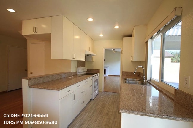 706 Lyonwood Ave in Walnut, CA - Building Photo - Building Photo
