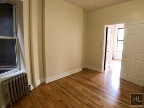 17 Greenwich Ave in New York, NY - Building Photo - Building Photo