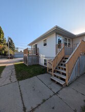 1103 Campbell Dr, Unit #3 in Grand Forks, ND - Foto de edificio - Building Photo