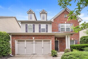 529 Crestmont Ln in Canton, GA - Building Photo