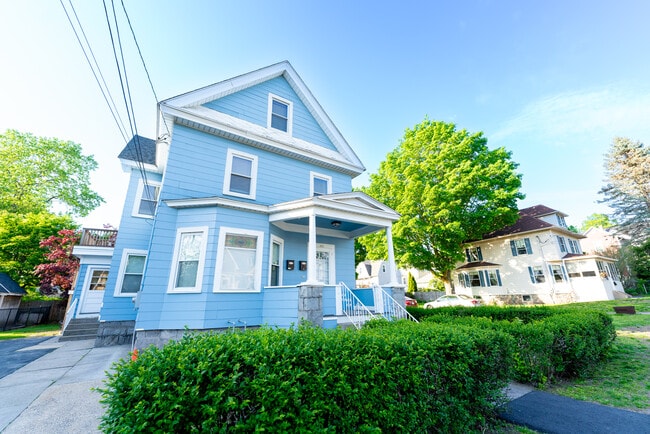323 Middlesex St, Unit 2