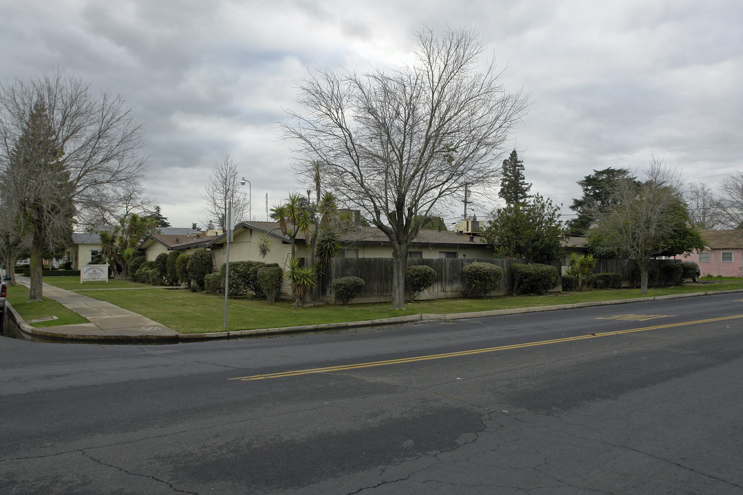 Garden Court Apartments in Madera, CA - Building Photo