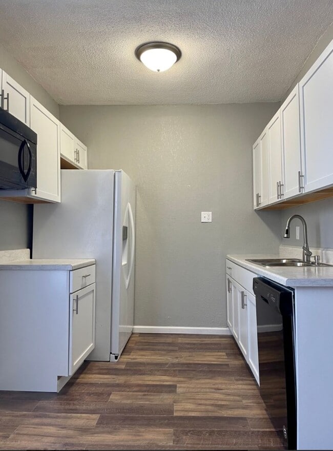 1021 Hudson Rd in St. Paul, MN - Building Photo - Building Photo