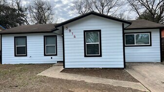 5914 Magnes Ln in San Antonio, TX - Building Photo