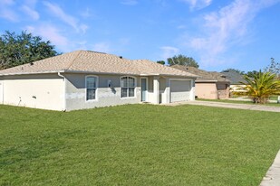 1117 Peregrine St in Groveland, FL - Building Photo