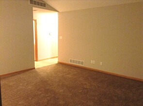 610 Goodrich Dr in Manhattan, KS - Building Photo - Building Photo