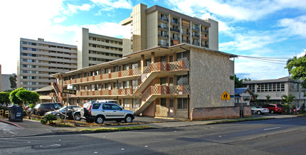 1327 Pensacola St in Honolulu, HI - Building Photo - Building Photo