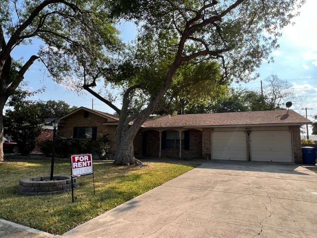 9903 Astronaut Dr in San Antonio, TX - Building Photo - Building Photo