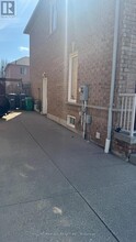 3 Streamside Ln in Brampton, ON - Building Photo - Building Photo
