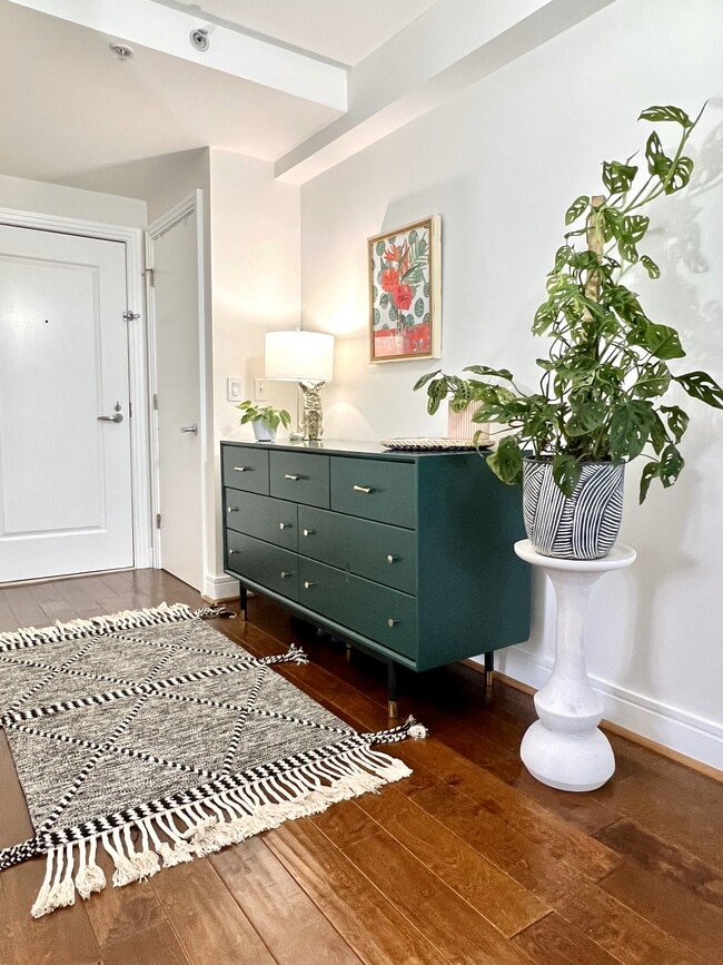 800 4th St SW, Unit S702 in Washington, DC - Building Photo - Building Photo