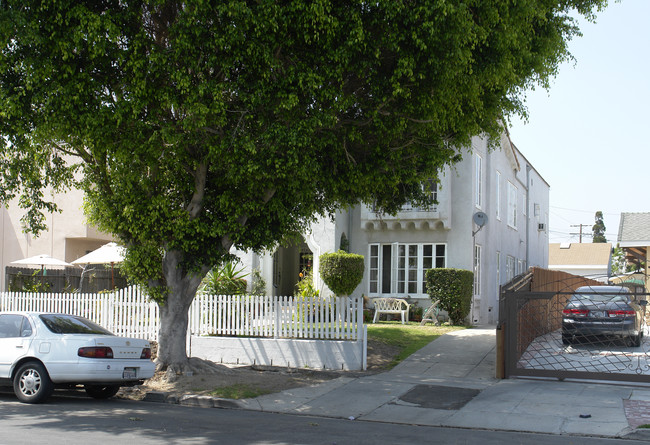 4941 Maplewood Ave in Los Angeles, CA - Building Photo - Building Photo