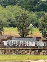 5559 Wintergreen Dr in Fairburn, GA - Building Photo