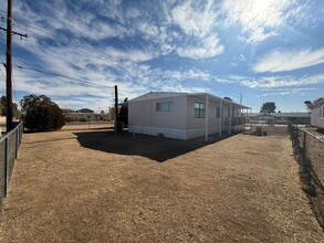 2995 E Ames Ave in Kingman, AZ - Foto de edificio - Building Photo