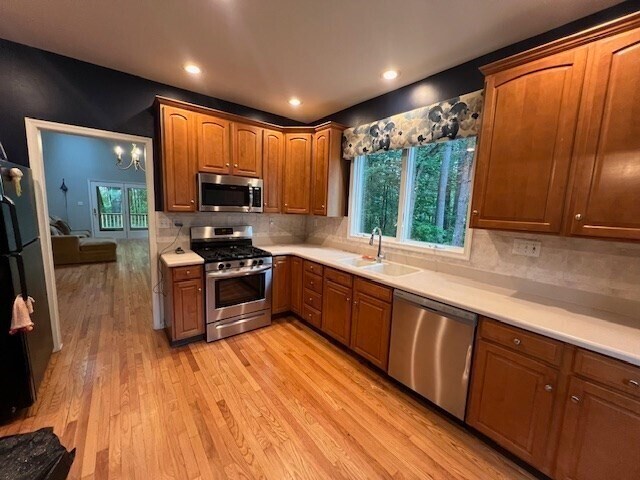 8 Stonegate Ln in Bedford, MA - Building Photo - Building Photo