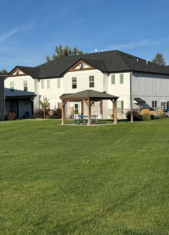 property at 359 N 3rd W St