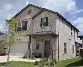 14057 Earlham St in Pilot Point, TX - Foto de edificio - Building Photo