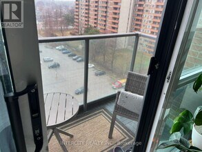 1403 Royal York Rd in Toronto, ON - Building Photo - Building Photo