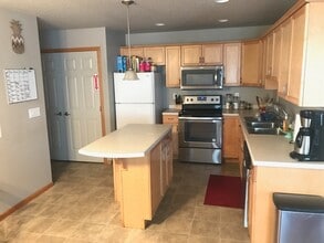 1121 37th Ave S in Moorhead, MN - Building Photo - Building Photo