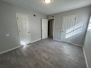 52 Sweetbay Dr in Jackson, TN - Building Photo - Building Photo