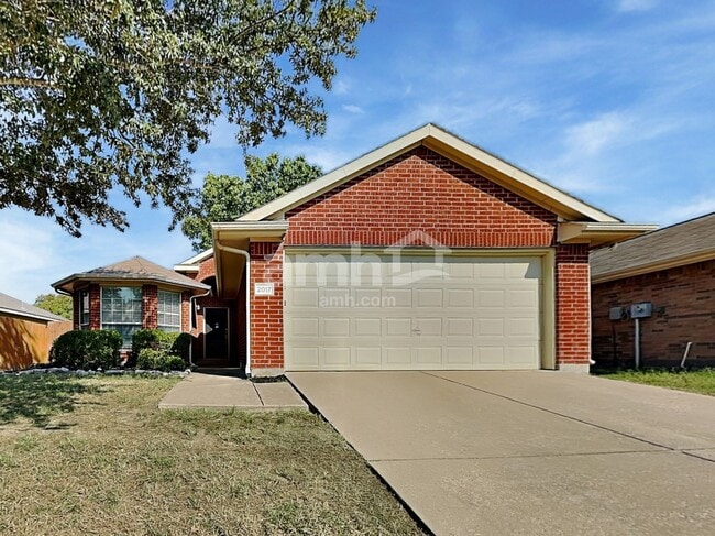 property at 2017 Woodhurst Trl