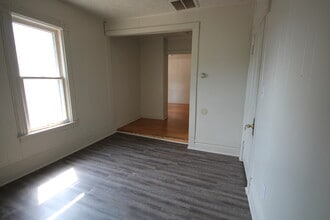 832 W Walnut St in Kalamazoo, MI - Building Photo - Building Photo