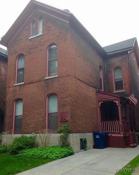 property at 29 N Pearl St