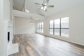 6213 Los Altos Dr in Mesquite, TX - Foto de edificio - Building Photo