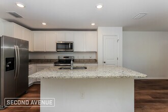 5393 Dinuba Ave in North Port, FL - Building Photo - Building Photo