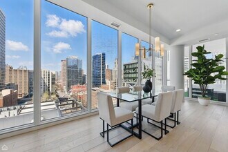 146 W Erie St in Chicago, IL - Building Photo - Building Photo