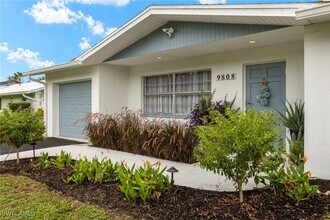 9808 Almetta Ave in Ft. Myers, FL - Foto de edificio - Building Photo