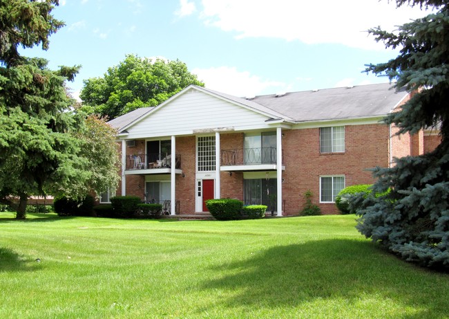 Parkside East Apartments in Sterling Heights, MI - Building Photo - Building Photo