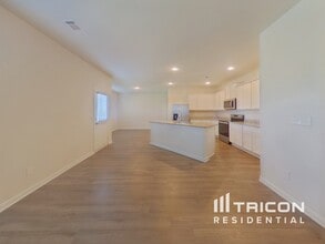 823 Athens Ln in Locust Grove, GA - Foto de edificio - Building Photo