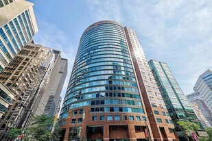 33 University Ave in Toronto, ON - Building Photo