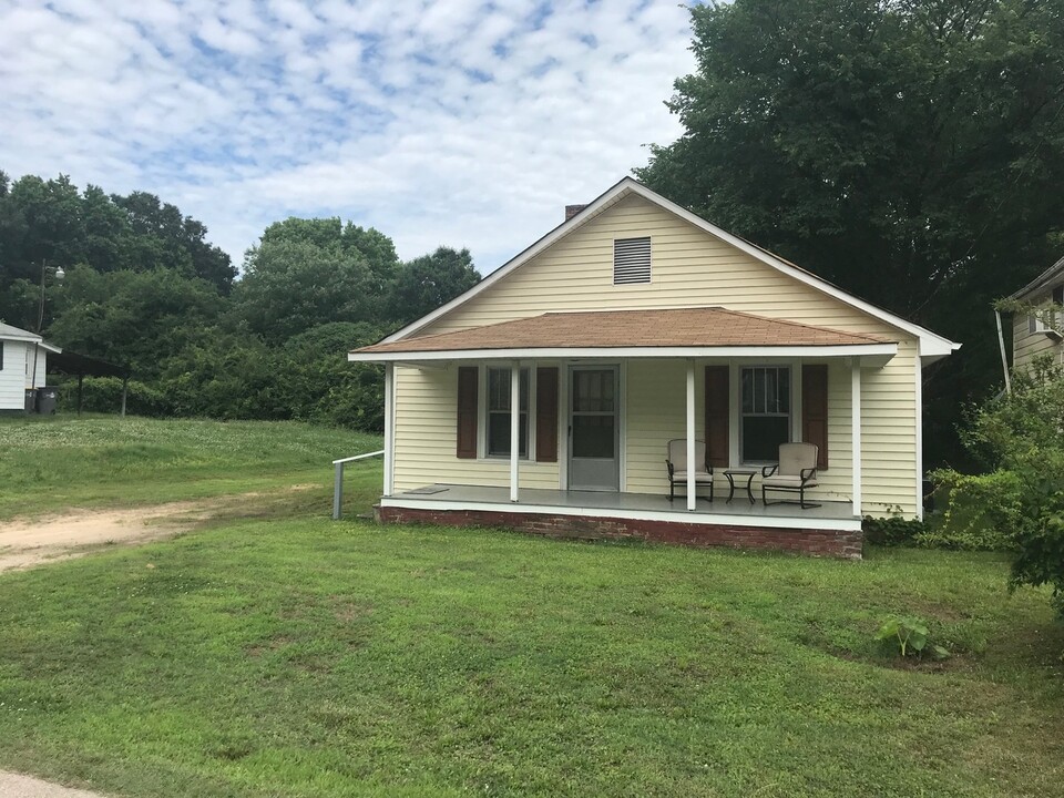 901 Oakshade Ave in Kannapolis, NC - Building Photo