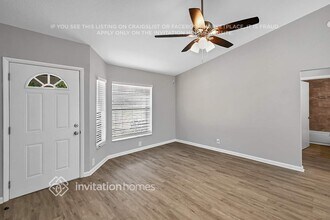 1296 Woodcrest Rd S in West Palm Beach, FL - Foto de edificio - Building Photo