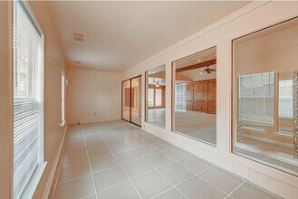 12815 Ashford Chase Dr in Houston, TX - Building Photo - Building Photo