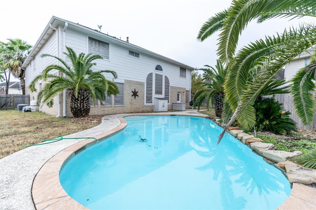 10102 White Oak Trail Ln in Houston, TX - Foto de edificio