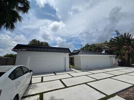 8404 SW 102nd Pl in Miami, FL - Building Photo