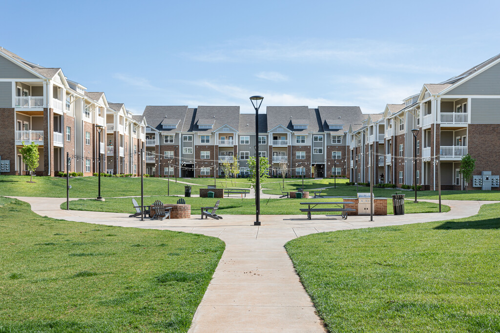 The Drake | Bowling Green, KY Apartments