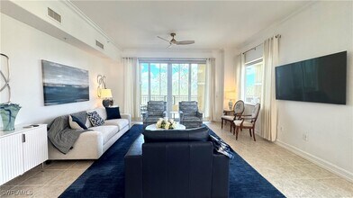 2738 Tiburon Blvd E in Naples, FL - Building Photo - Building Photo