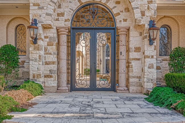 property at 3 Congressional Cir