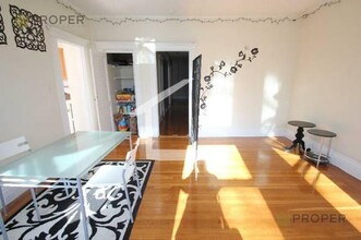 18 Euston St, Unit 4 in Brookline, MA - Foto de edificio - Building Photo