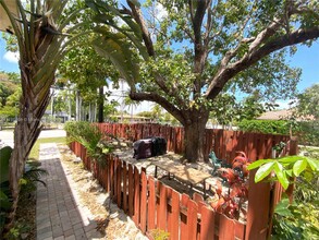 530 NE 15th Ct in Fort Lauderdale, FL - Foto de edificio - Building Photo