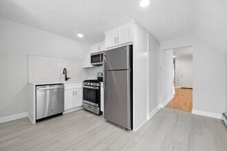 421 Salem St, Unit #4 in Medford, MA - Building Photo - Building Photo