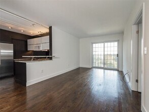 199 14th St NE in Atlanta, GA - Foto de edificio - Building Photo