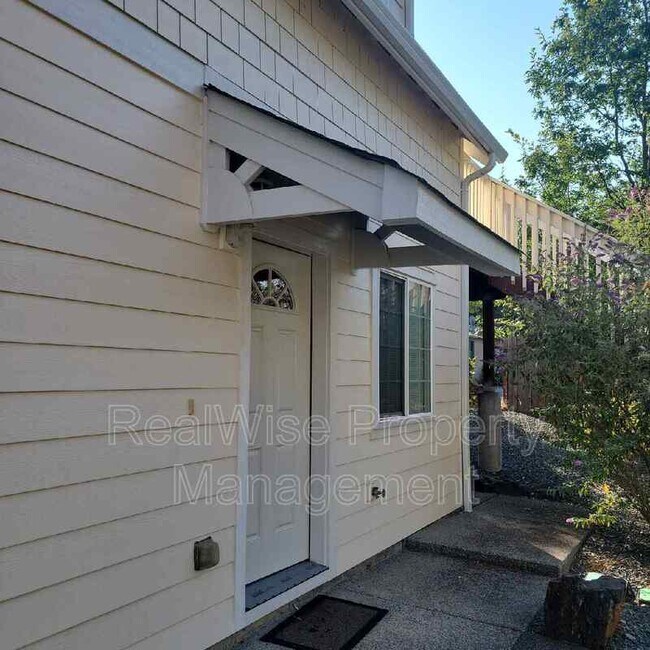 1658 NE Foothill Blvd in Grants Pass, OR - Building Photo - Building Photo