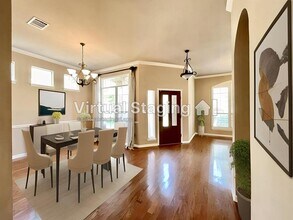 8105 Cobblestone in Austin, TX - Building Photo - Building Photo
